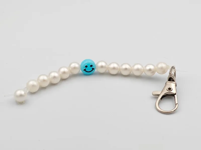 Blije Parel Glans Sleutelhanger by AG Sieraden